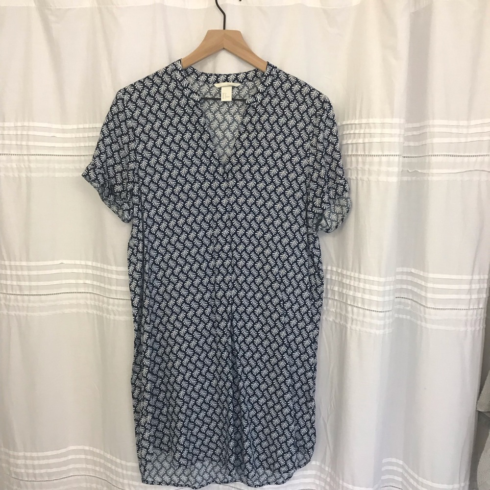 H&M navy & white tunic in EUC